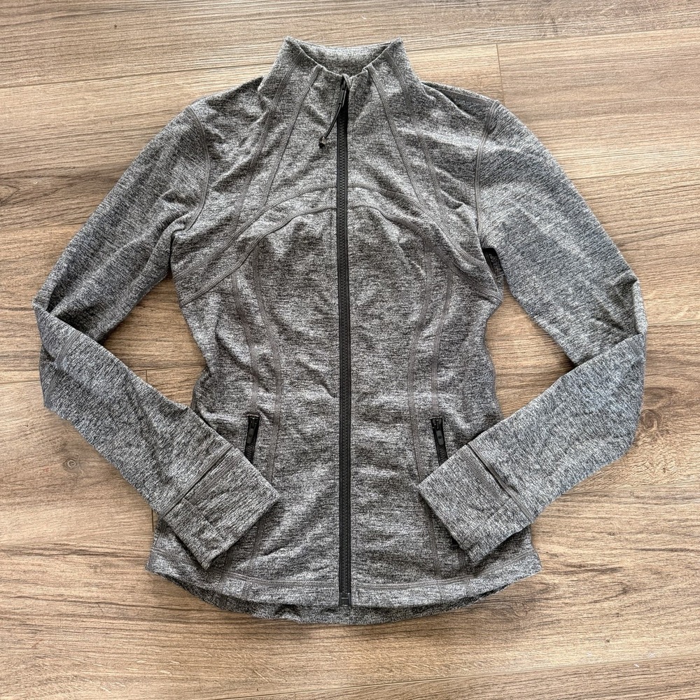 Lululemon Women's Define Jacket Heathered Grey Size 6 Full Zip - LW4AWCS